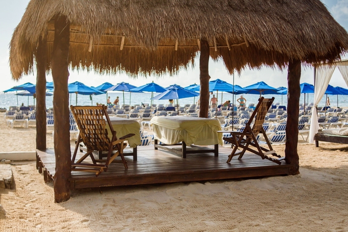 Imagen de los exteriores del Hotel The Reef Playacar Resort and Spa - Optional All Inclusive. Foto 8