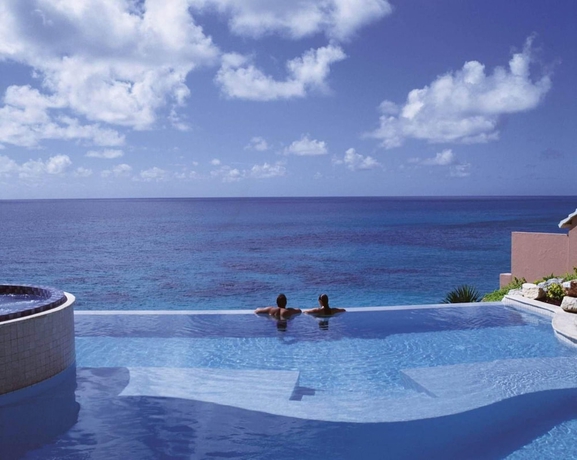 Imagen de la piscina del Hotel The Reefs Resort and Club. Foto 14