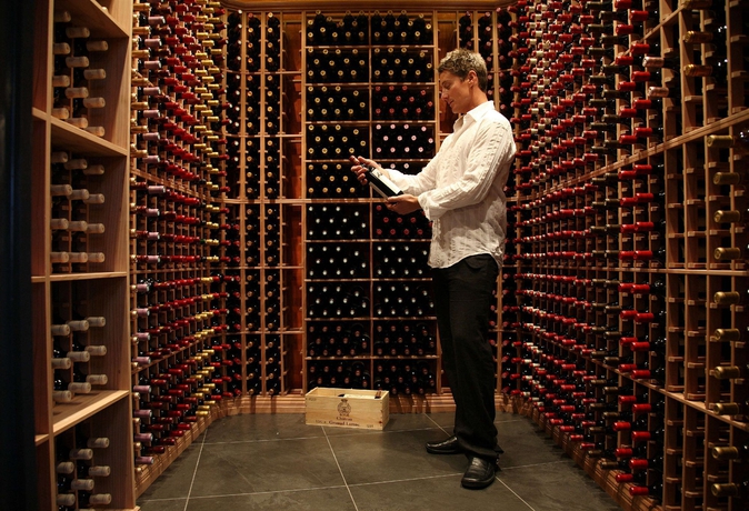 Imagen del bar/restaurante del Hotel The Rees and Luxury Apartments. Foto 3