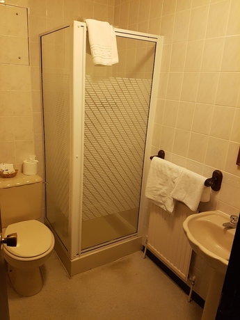 Imagen de la habitación del Hotel The Regency Hotel. Foto 13