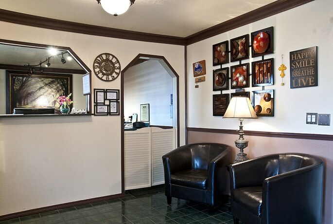 Imagen general del Hotel The Regency Inn. Foto 11