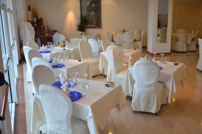 Imagen del bar/restaurante del Hotel The Regent Boutique and Spa - Pre Opening. Foto 4