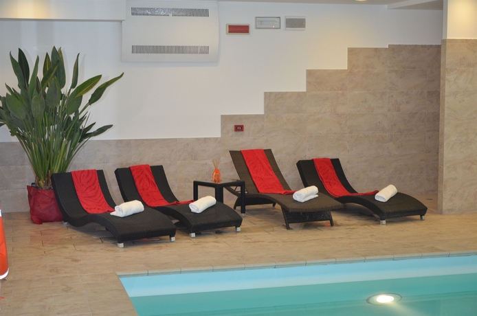 Imagen de la piscina del Hotel The Regent Boutique and Spa - Pre Opening. Foto 10