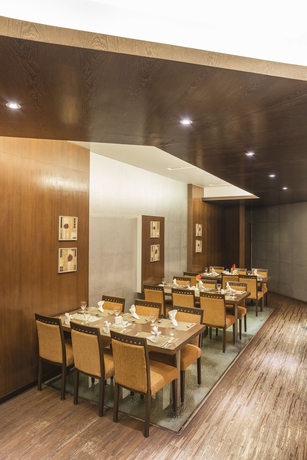 Imagen del bar/restaurante del Hotel The Regenza By Tunga. Foto 4