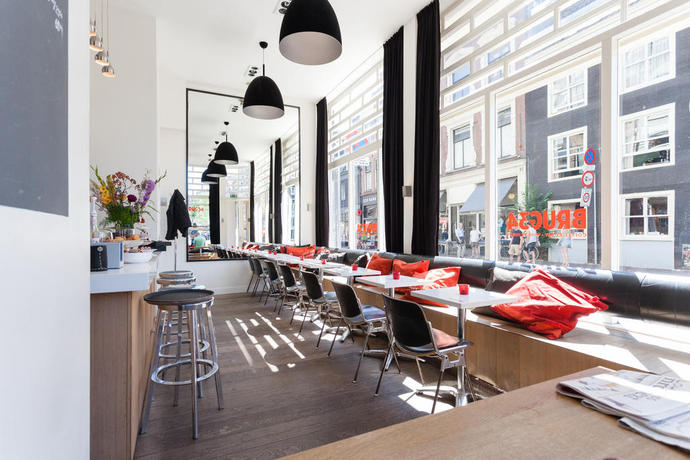 Imagen del bar/restaurante del Hotel The Rembrandt Suite. Foto 2