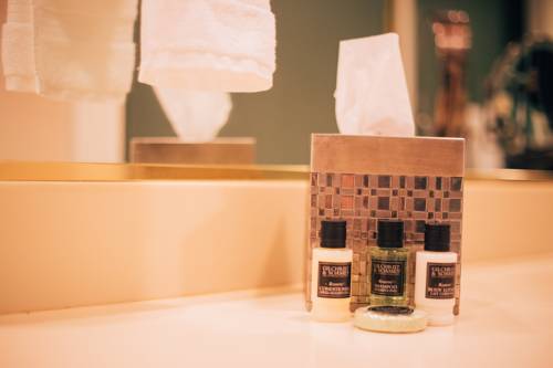 Imagen de la habitación del Hotel The Remington Suite and Spa. Foto 3