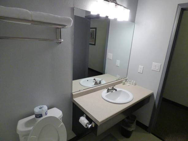 Imagen de la habitación del Hotel The Republic, Big Lake. Foto 7