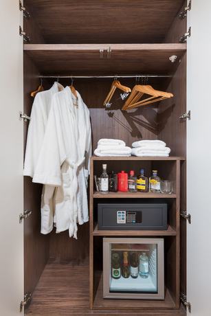 Imagen de la habitación del Hotel The Residence Aiolou Hotel and Spa. Foto 11