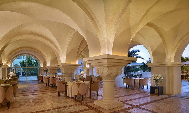 Imagen del bar/restaurante del Hotel The Residence Tunis. Foto 3