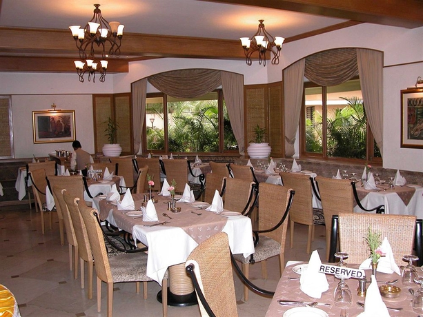 Imagen del bar/restaurante del Hotel The Residence and Apartments. Foto 2