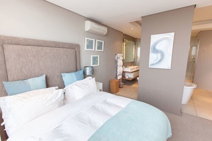 Imagen de la habitación del Hotel The Residences at Crystal Towers. Foto 6