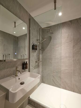 Imagen general del Hotel The Resident Edinburgh. Foto 19