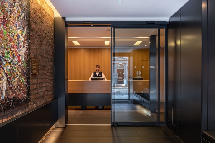 Imagen de los interiores del Hotel The Resident Liverpool. Foto 15