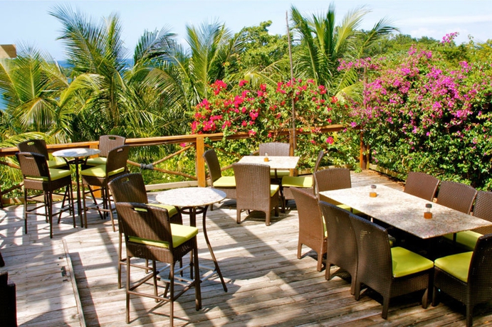 Imagen del bar/restaurante del Hotel The Resort At Marble Hill. Foto 4