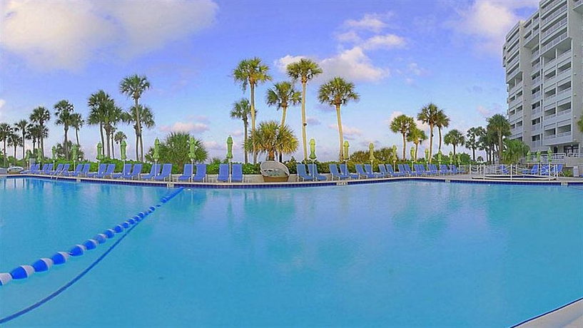 Imagen de la piscina del Hotel The Resort at Longboat Key Club. Foto 16