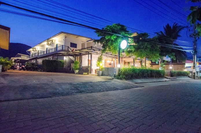 Imagen de los exteriores del Hotel The Rest. Foto 10