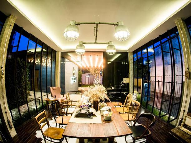 Imagen de los interiores del Hotel The Restro. Foto 7