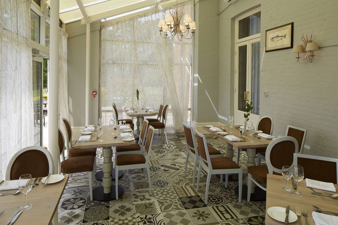Imagen del bar/restaurante del Hotel The Retreat, Elcot Park. Foto 2