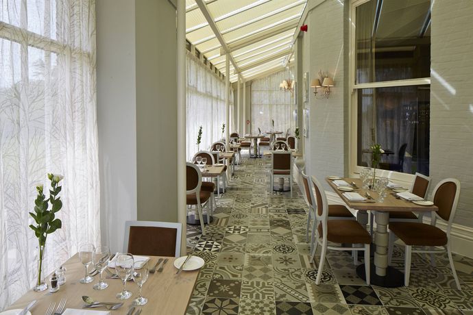 Imagen del bar/restaurante del Hotel The Retreat, Elcot Park. Foto 3