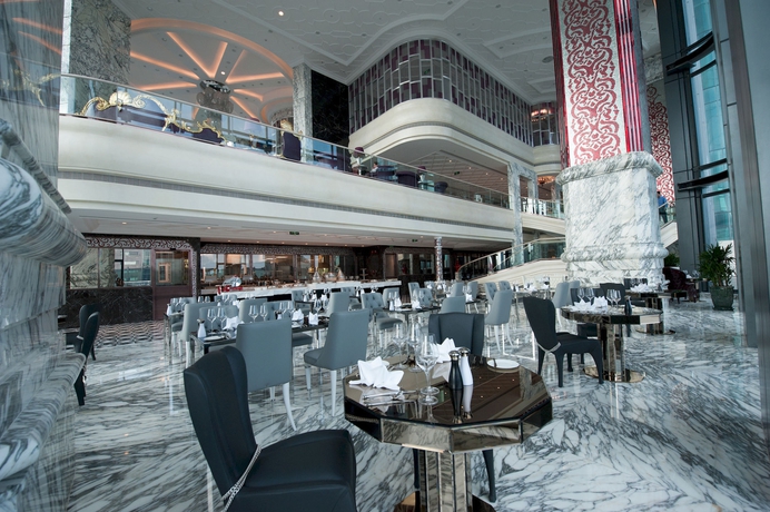 Imagen del bar/restaurante del Hotel The Reverie Saigon. Foto 5