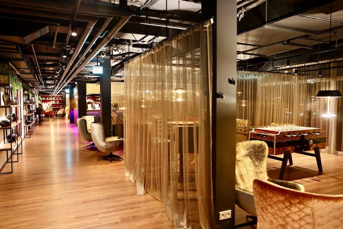 Imagen de los interiores del Hotel The Rhin. Foto 14