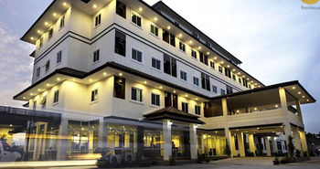 Imagen de la habitación del Hotel The Rich Residence, Surat Thani. Foto 3