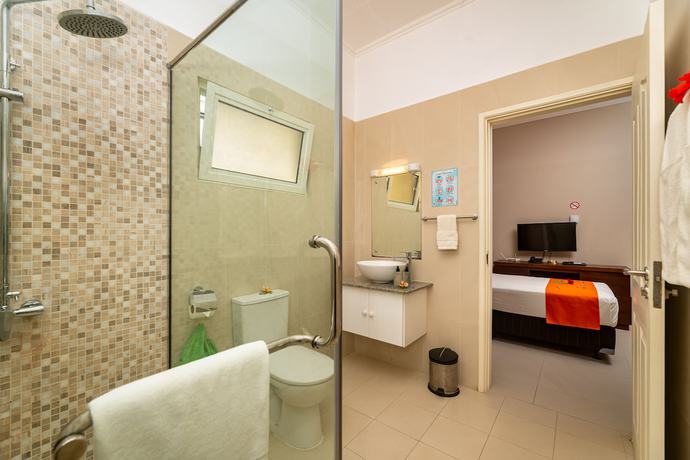 Imagen de la habitación del Hotel The Ridge Residence. Foto 14