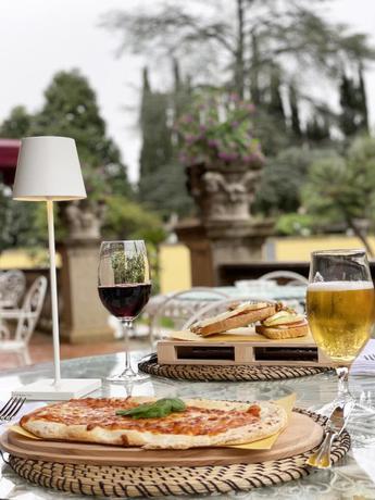 Imagen del bar/restaurante del Hotel The Rif - Boutique. Foto 3