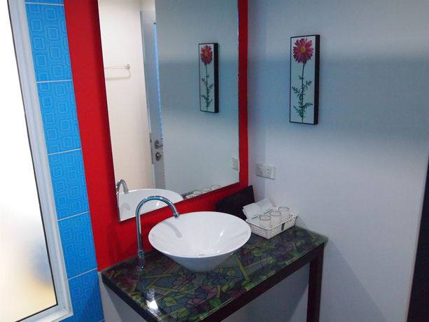 Imagen de la habitación del Hotel The Right Resort. Foto 8
