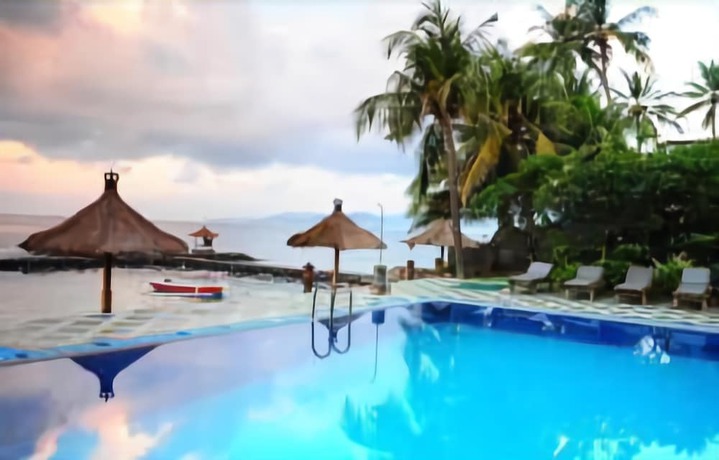 Imagen de la piscina del Hotel The Rishi Candidasa Beach. Foto 21