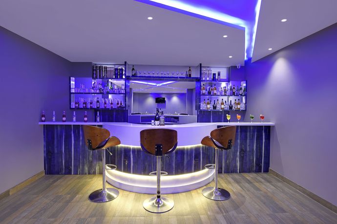 Imagen del bar/restaurante del Hotel The Rising. Foto 6