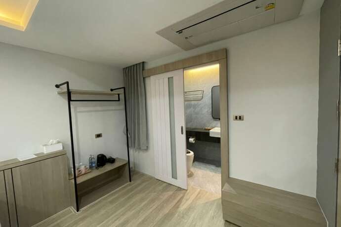 Imagen de la habitación del Hotel The Riski Hotel @ Bangphlat Station SHA. Foto 4