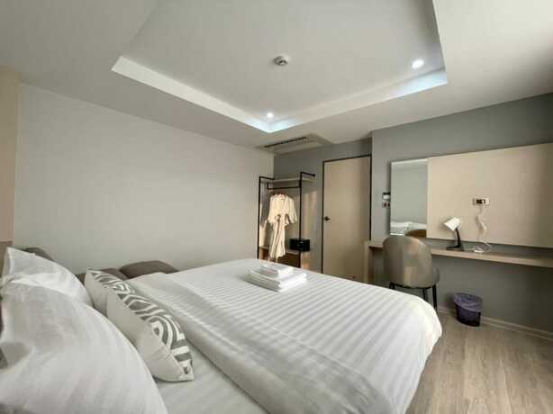 Imagen de la habitación del Hotel The Riski Hotel @ Bangphlat Station SHA. Foto 11