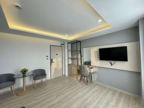 Imagen de la habitación del Hotel The Riski Hotel @ Bangphlat Station SHA. Foto 16