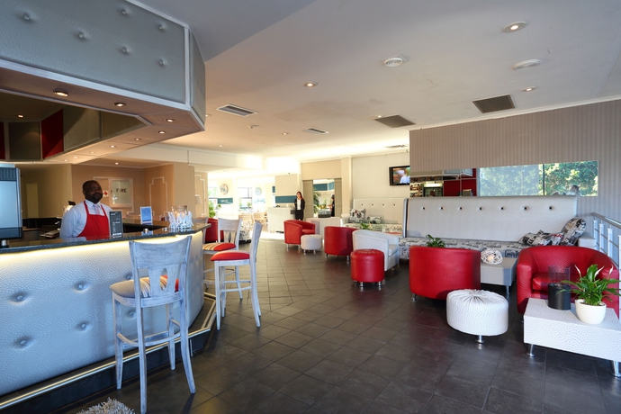 Imagen del bar/restaurante del Hotel The Ritz. Foto 3