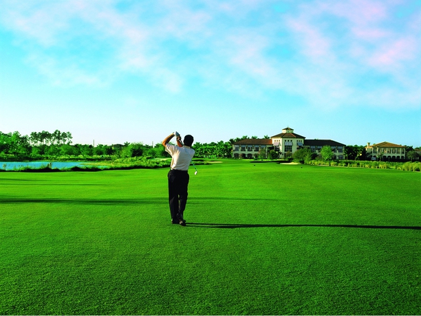 Imagen de los exteriores del Hotel The Ritz-Carlton Naples, Tiburon. Foto 13