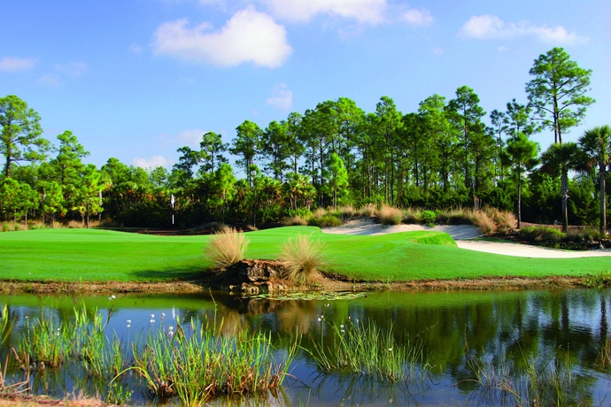 Imagen de los exteriores del Hotel The Ritz-Carlton Naples, Tiburon. Foto 14