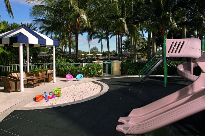Imagen de los exteriores del Hotel The Ritz-Carlton Naples, Tiburon. Foto 15