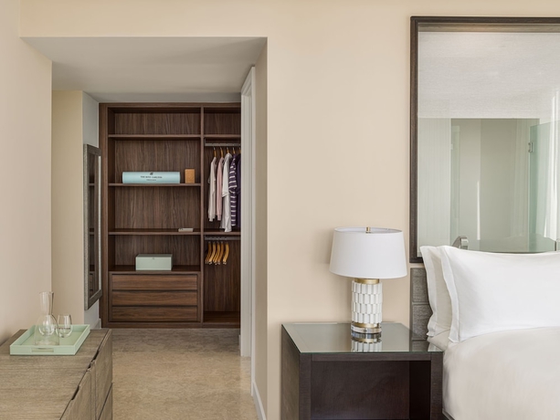 Imagen de la habitación del Hotel The Ritz-Carlton Residences, Turks and Caicos. Foto 9