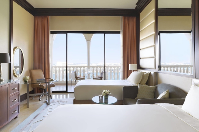 Imagen de la habitación del Hotel The Ritz-carlton Abu Dhabi, Grand Canal. Foto 13