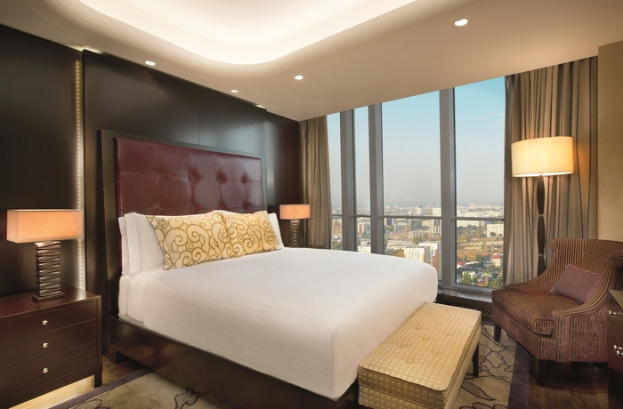 Imagen de la habitación del Hotel The Ritz-carlton, Almaty. Foto 6