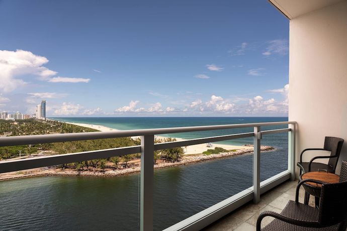Imagen de la habitación del Hotel The Ritz-carlton Bal Harbour, Miami. Foto 16