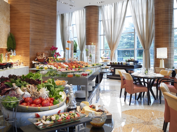 Imagen del bar/restaurante del Hotel The Ritz-carlton Beijing Financial Street. Foto 4