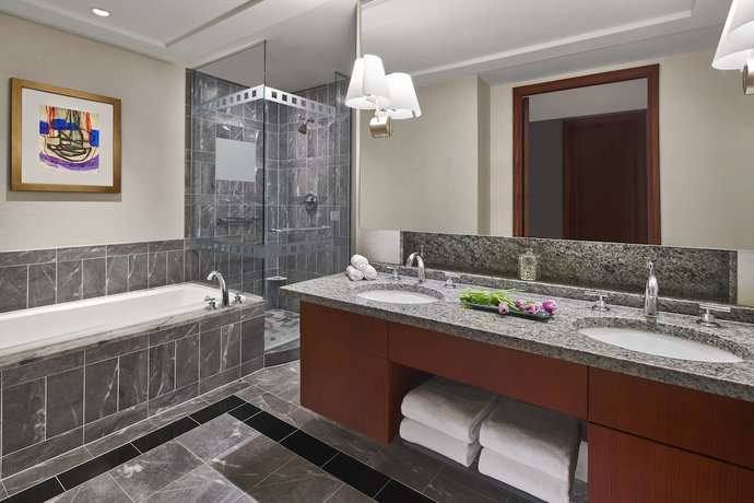 Imagen de la habitación del Hotel The Ritz-carlton, Charlotte. Foto 4