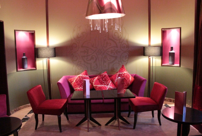 Imagen del bar/restaurante del Hotel The Ritz-carlton, De La Paix, Geneva. Foto 5