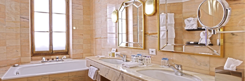 Imagen de la habitación del Hotel The Ritz-carlton, De La Paix, Geneva. Foto 10