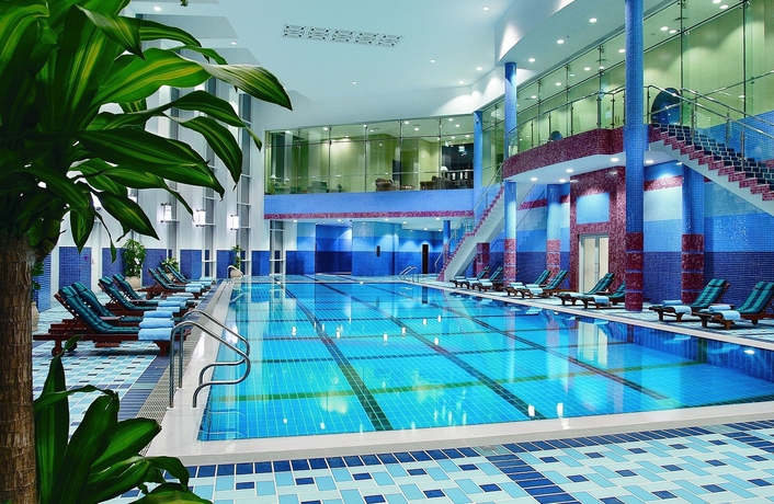 Imagen de la piscina del Hotel The Ritz-carlton, Doha. Foto 16