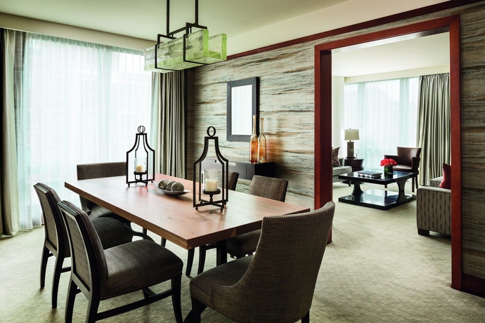 Imagen del bar/restaurante del Hotel The Ritz-carlton Georgetown, Washington, D.c.. Foto 5