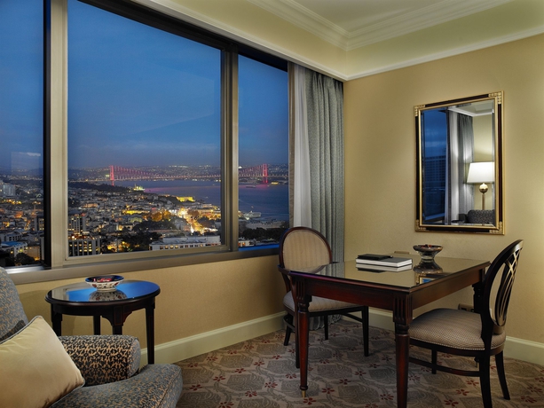 Imagen de la habitación del Hotel The Ritz-carlton, Istanbul. Foto 2