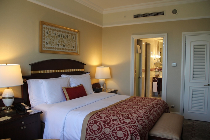 Imagen de la habitación del Hotel The Ritz-carlton, Istanbul. Foto 4